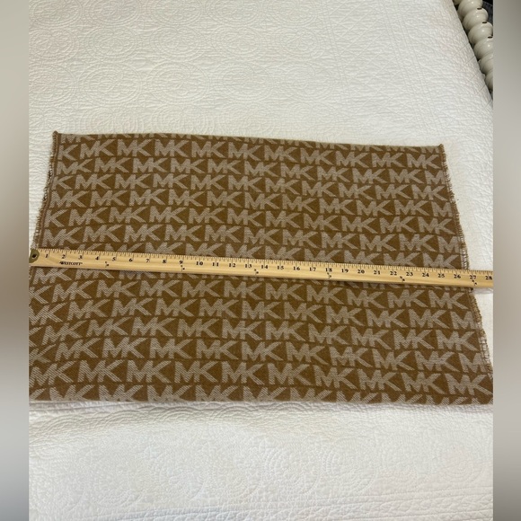 Michael Kors Blanket Scarf - Picture 4 of 5